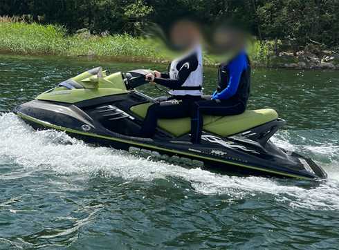 2 Stycken Sea Doo RXT 215 stulna på trailer i Sorunda strax söder om Stockholm 